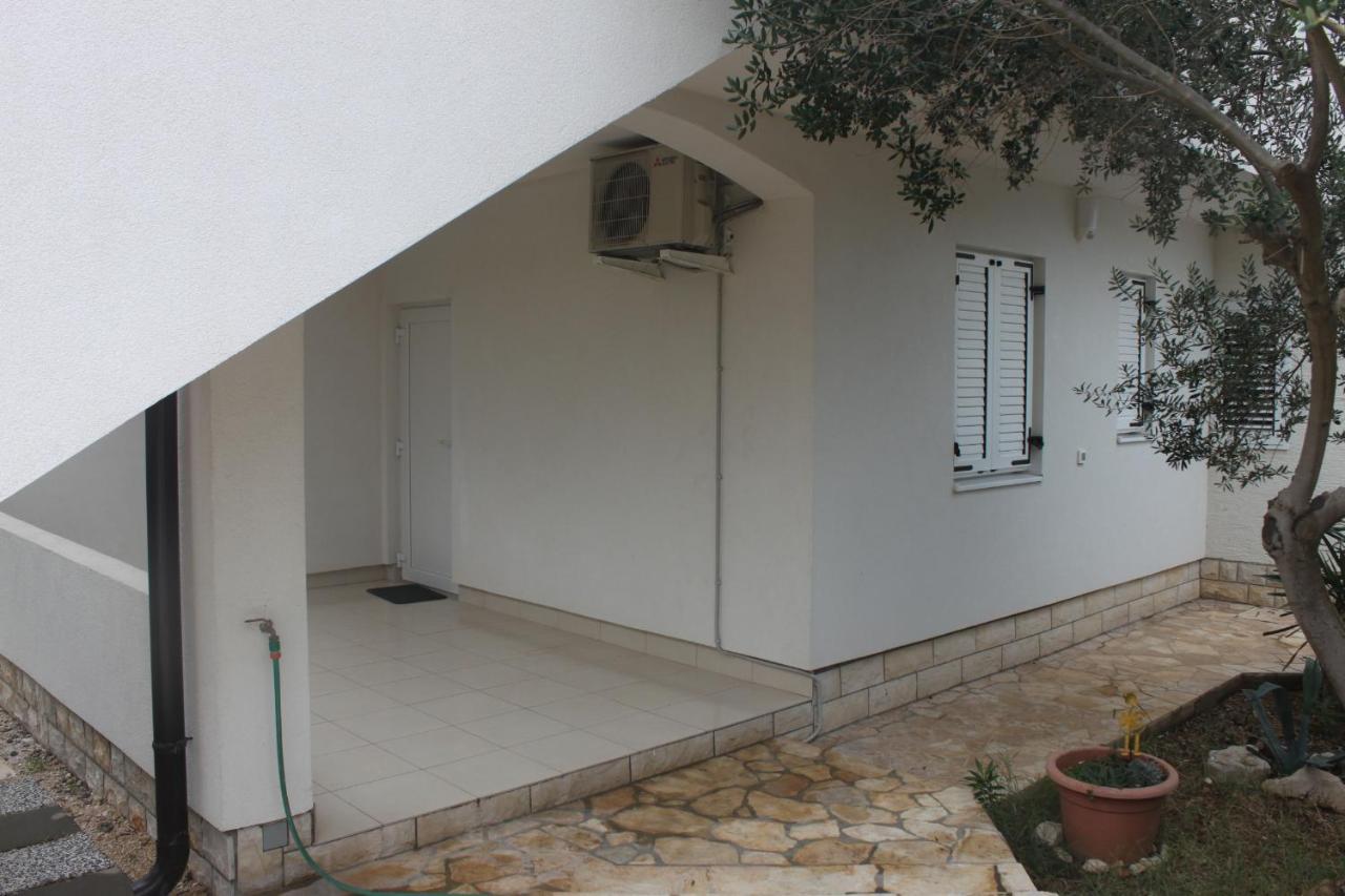Summer House In 诺瓦利娅 外观 照片